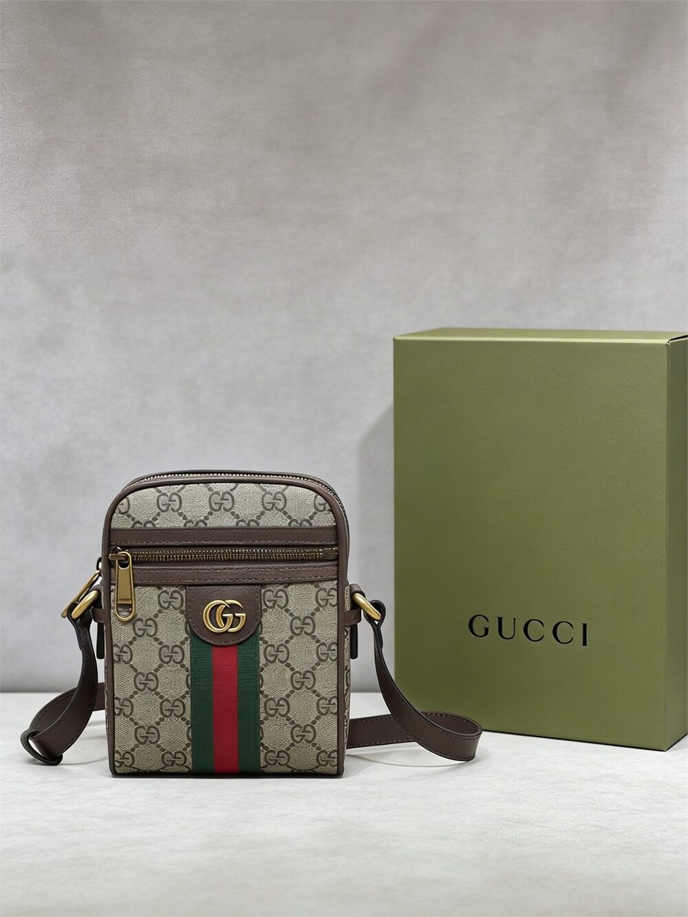 Gucci Ophidia GG Supreme Small Shoulder Bag